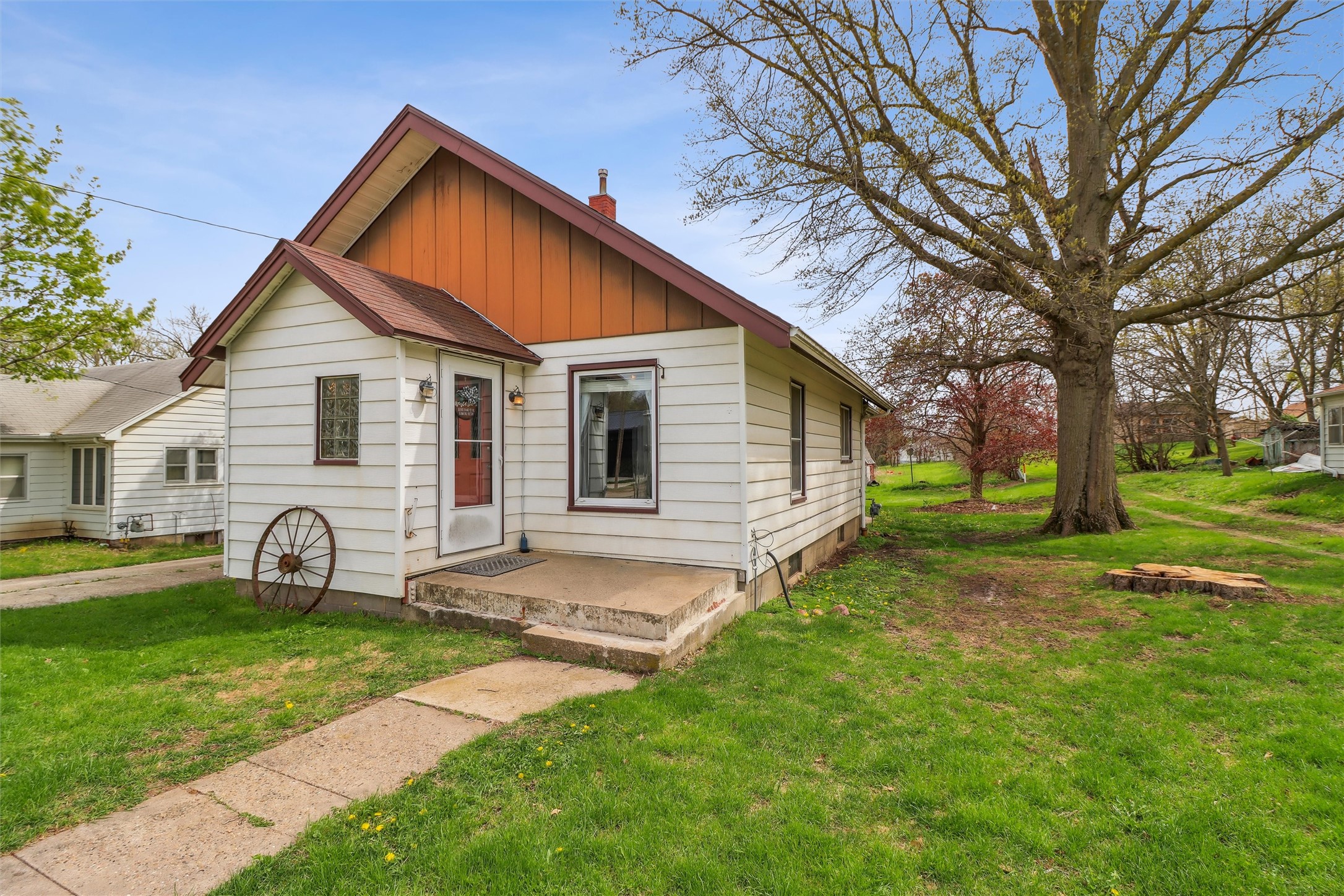 205 E Grant Street, Casey, Iowa image 1