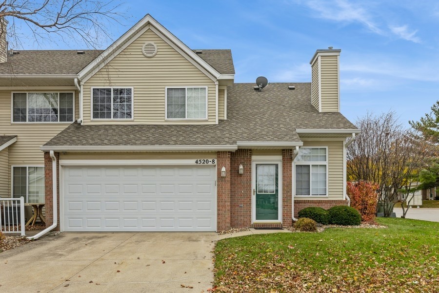 4520 104th Street #8, Urbandale, Iowa image 1