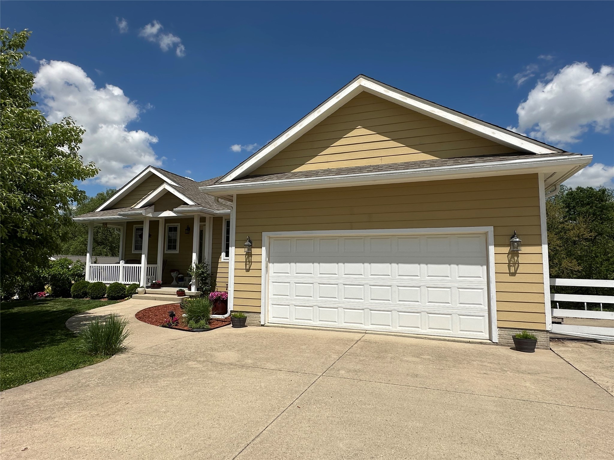 711 E Madison Street, Winterset, Iowa image 1