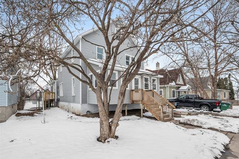 Homes For Sale - 120 7th Street<br/> West Des Moines, IA 50265