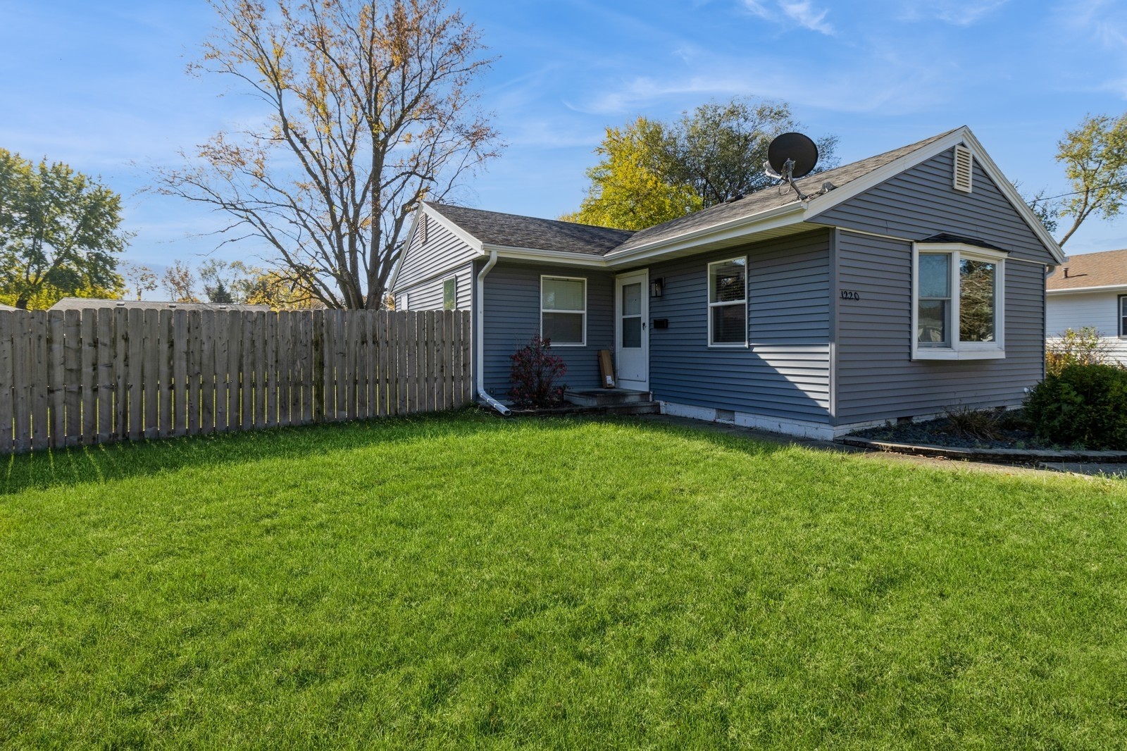 1220 Elder Lane, Des Moines, Iowa image 1