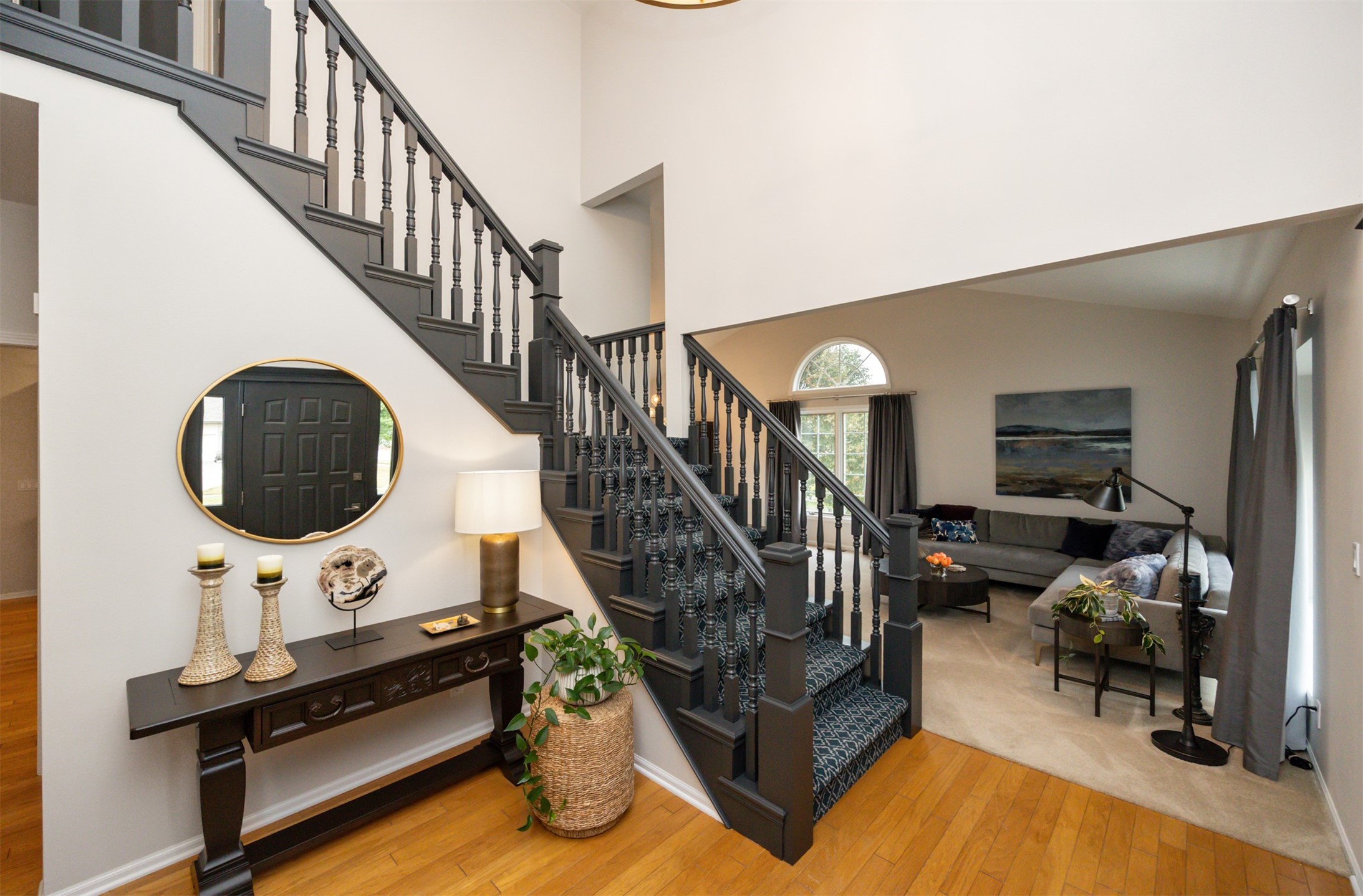 1001 NE Lake View Court