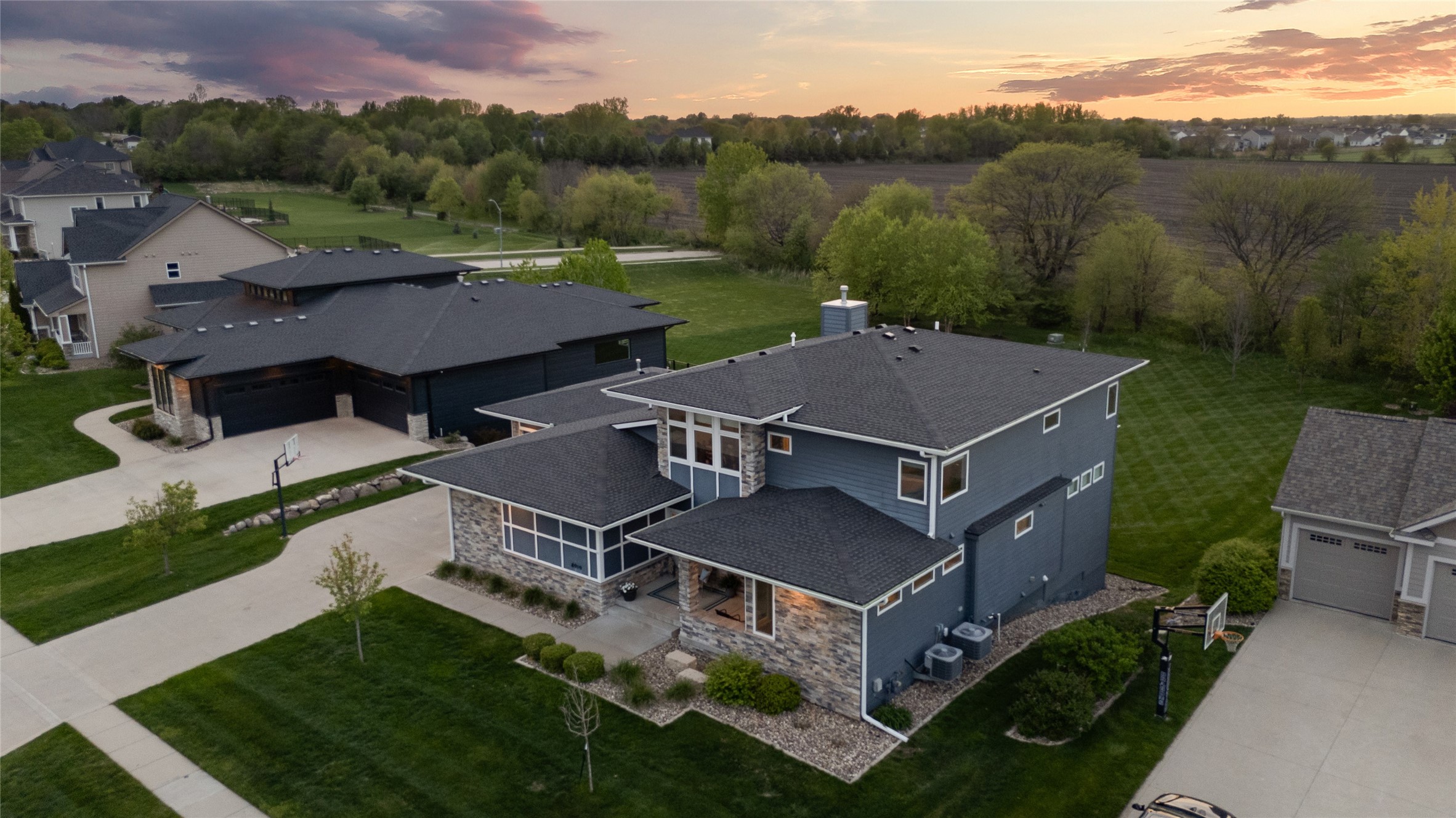 8919 NW 73rd Place, Johnston, Iowa image 3