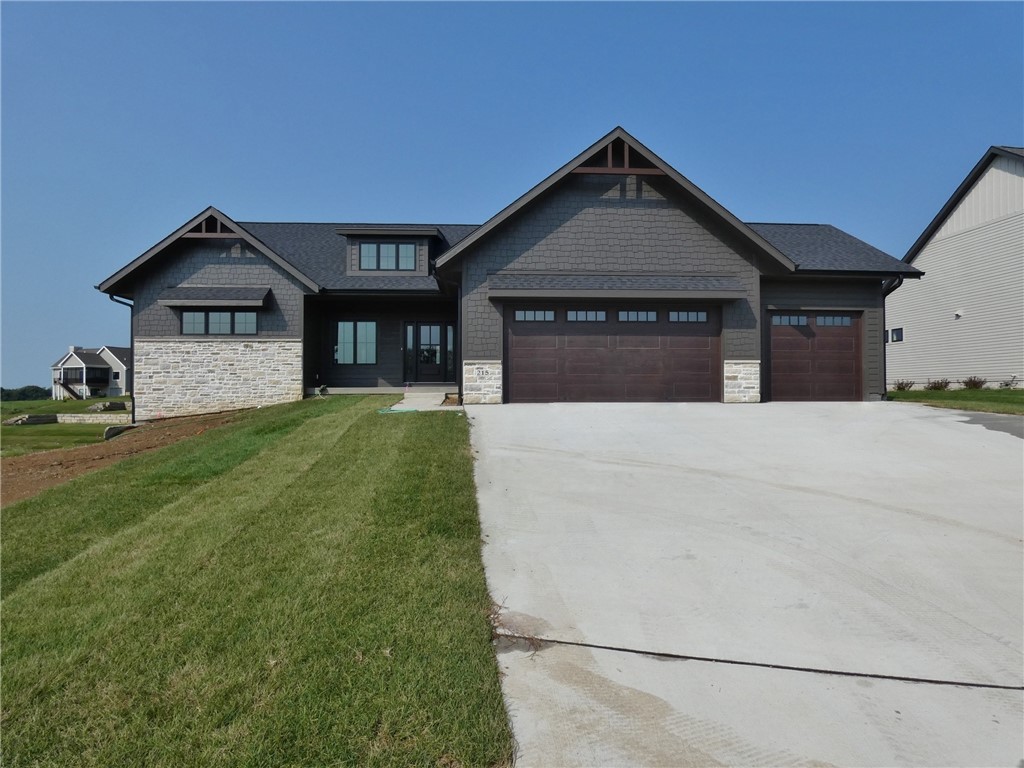 215 Aspen Circle, Pella, Iowa image 1