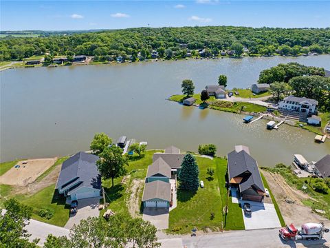 Homes For Sale - 8109 Oak Ridge Drive<br/> Dexter, IA 50070