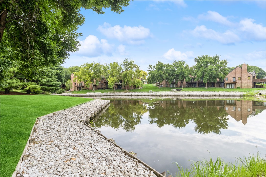 5937 Dakota Drive, West Des Moines, Iowa image 8