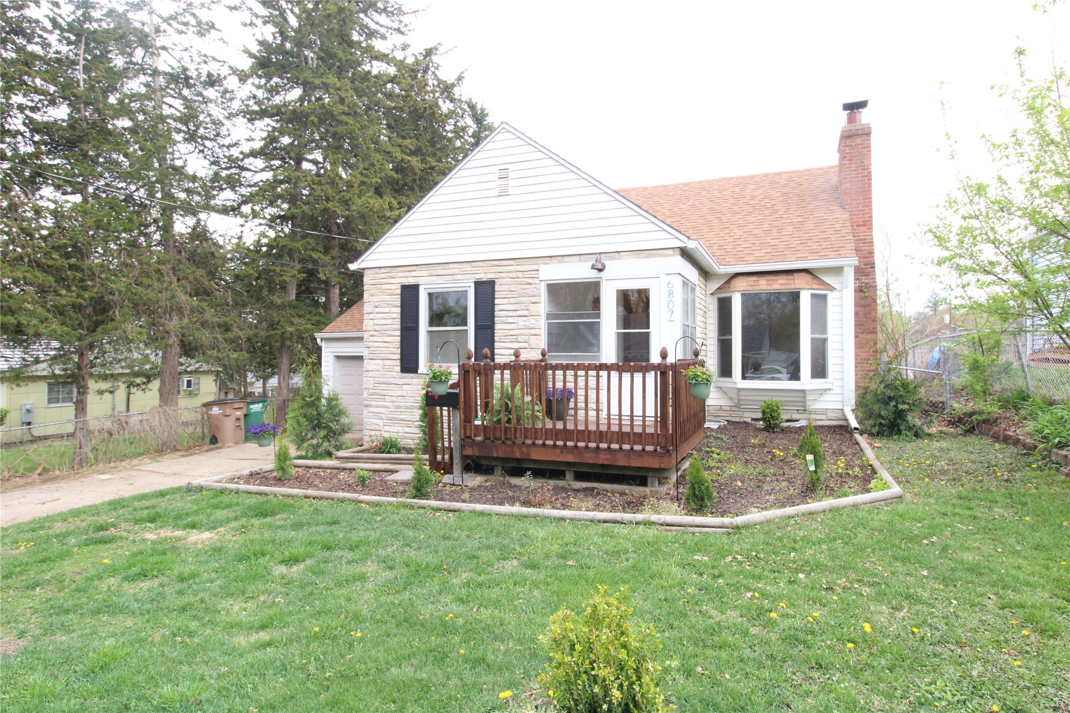 6807 Forest Court, Windsor Heights, Iowa image 1