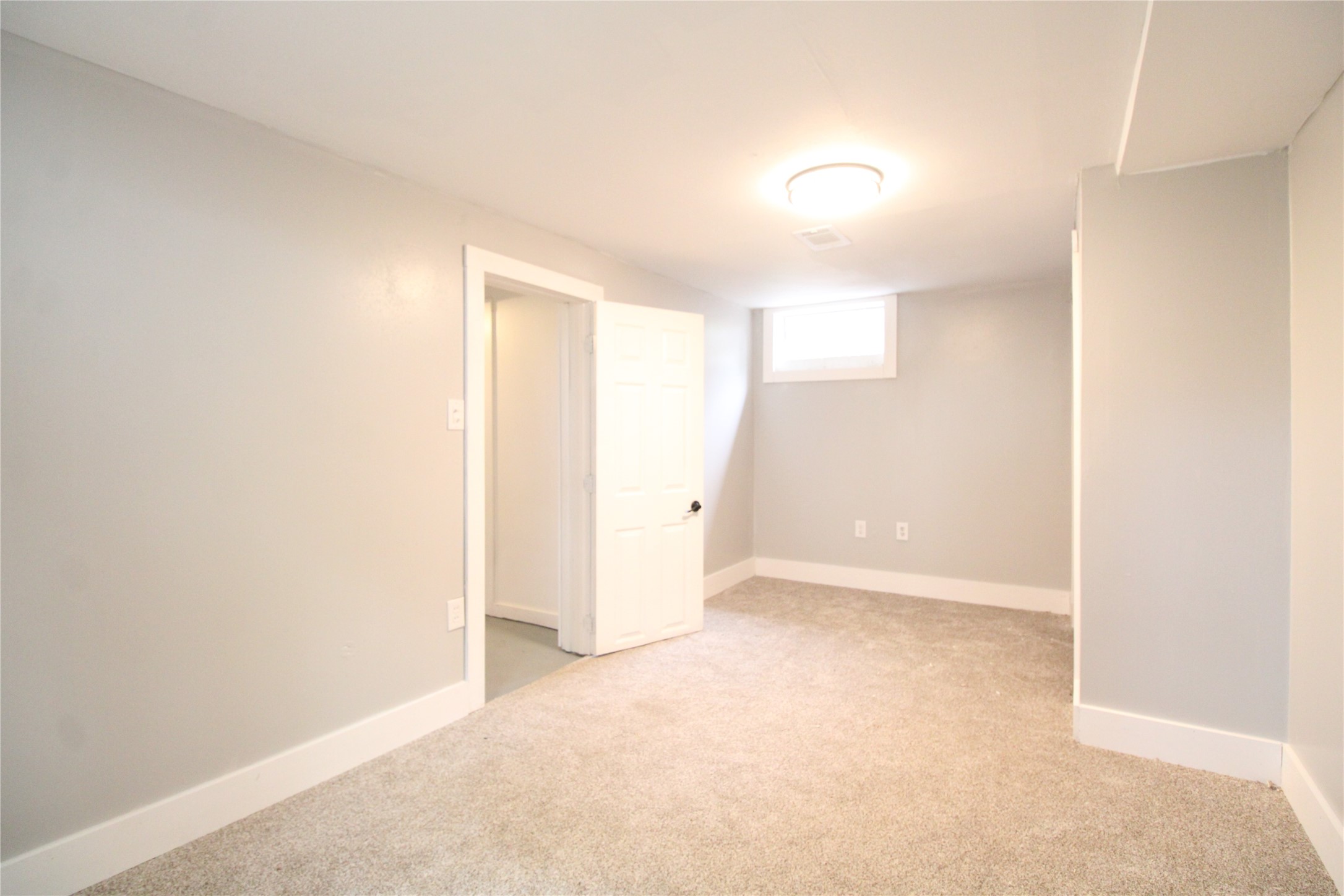 6807 Forest Court, Windsor Heights, Iowa image 18