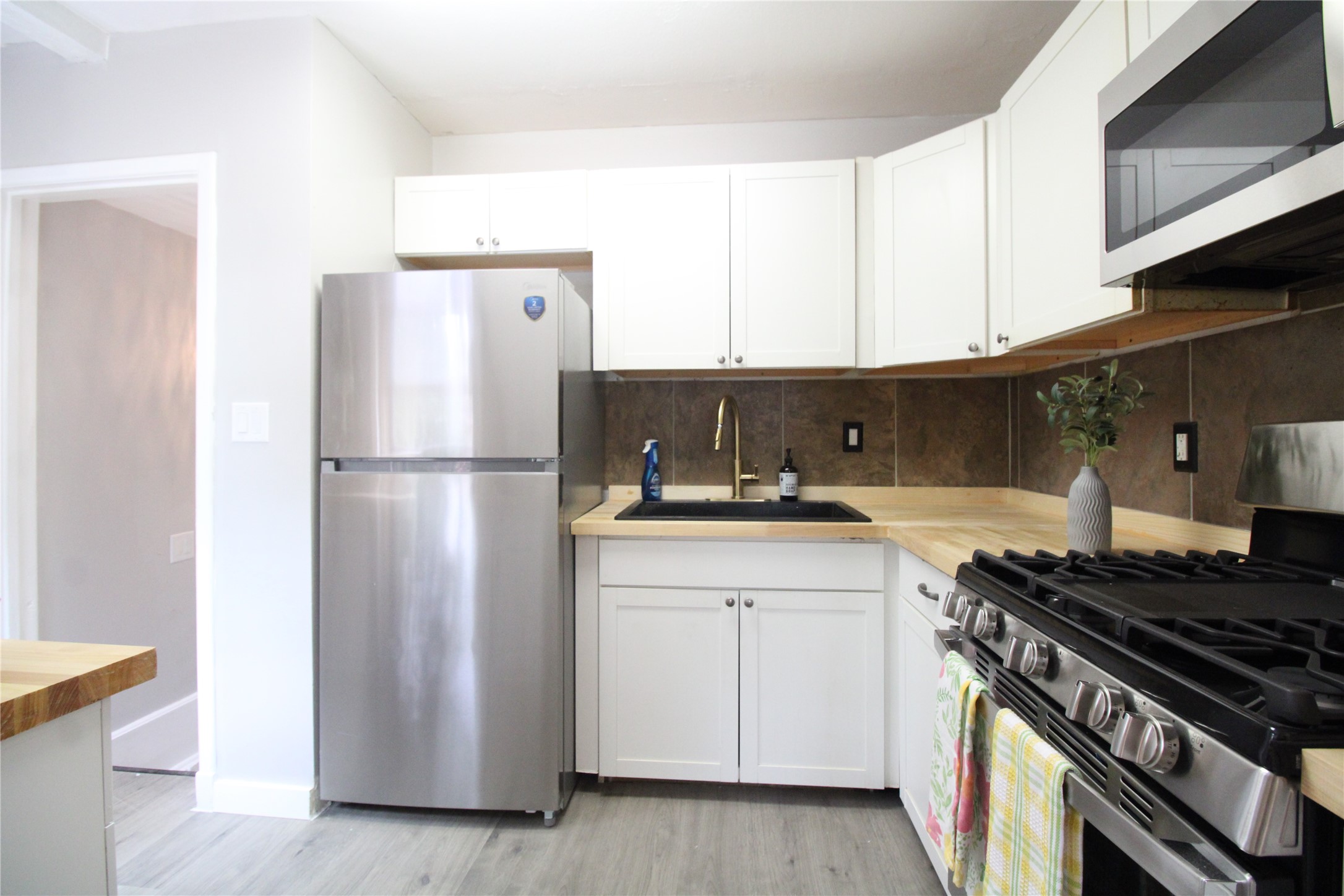 6807 Forest Court, Windsor Heights, Iowa image 17