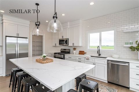 304 S Valley View Drive Norwalk IA 50211
