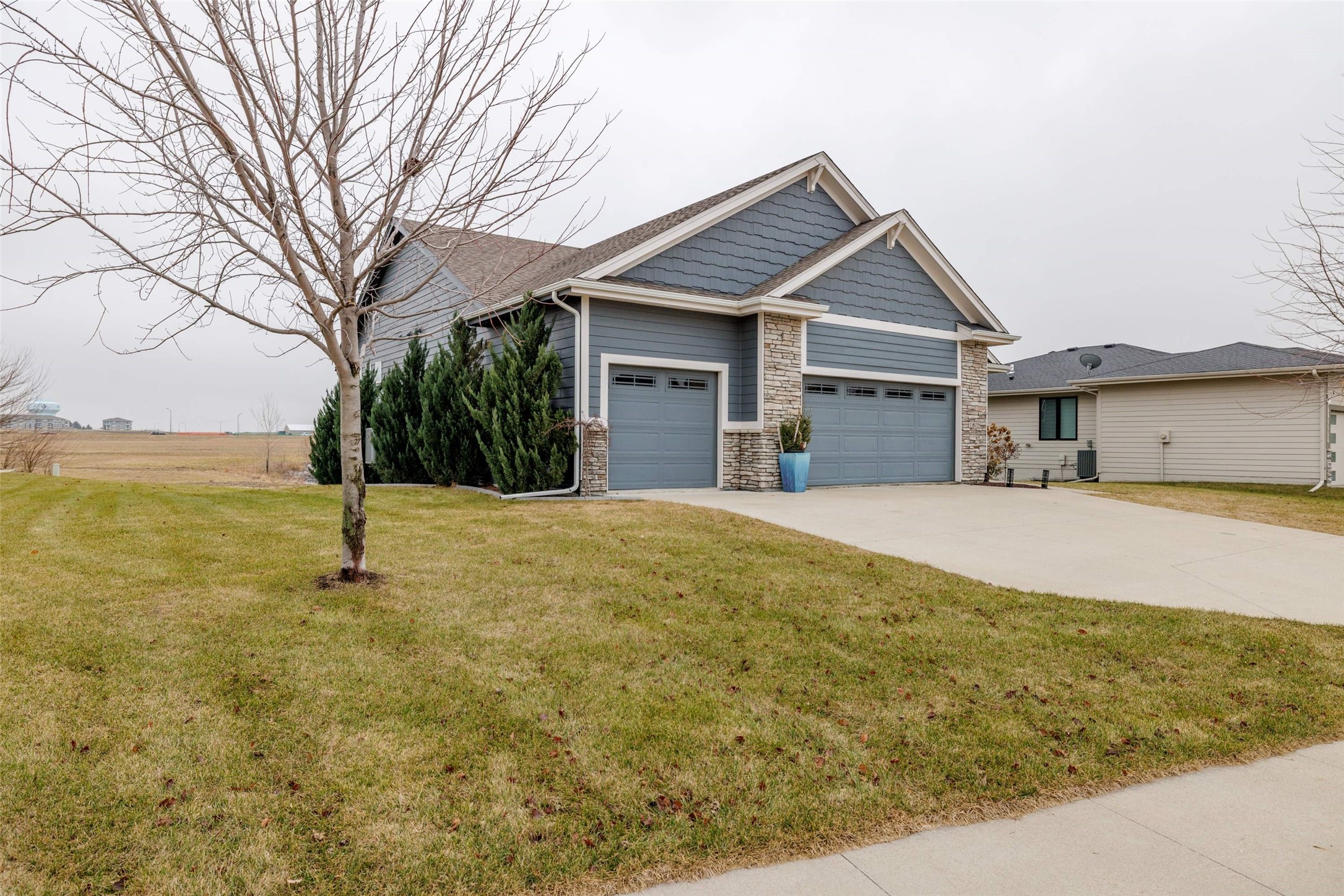 1805 SE Waters Edge Drive, Waukee, Iowa image 2