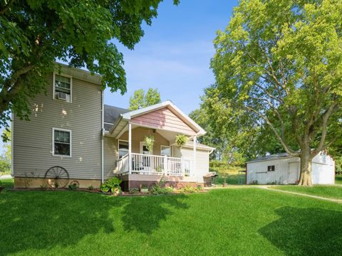 1347 245th Place Pella IA 50219