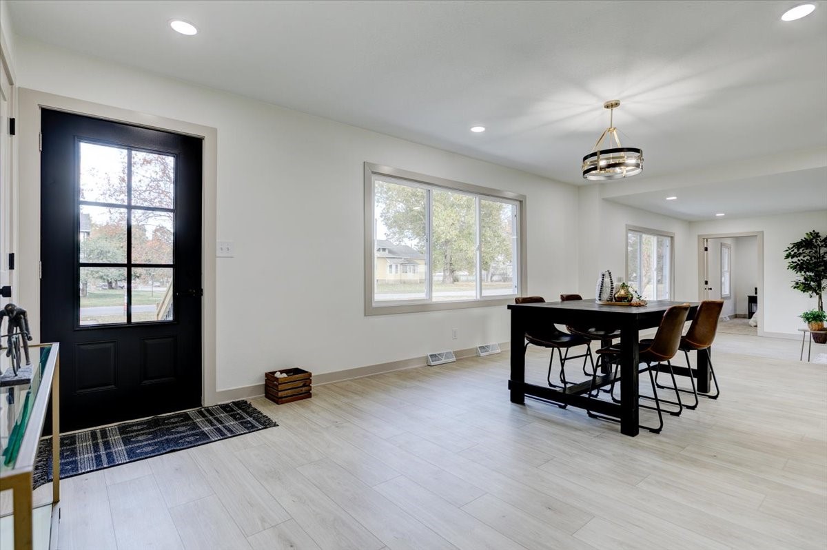 204 W Seventh Street