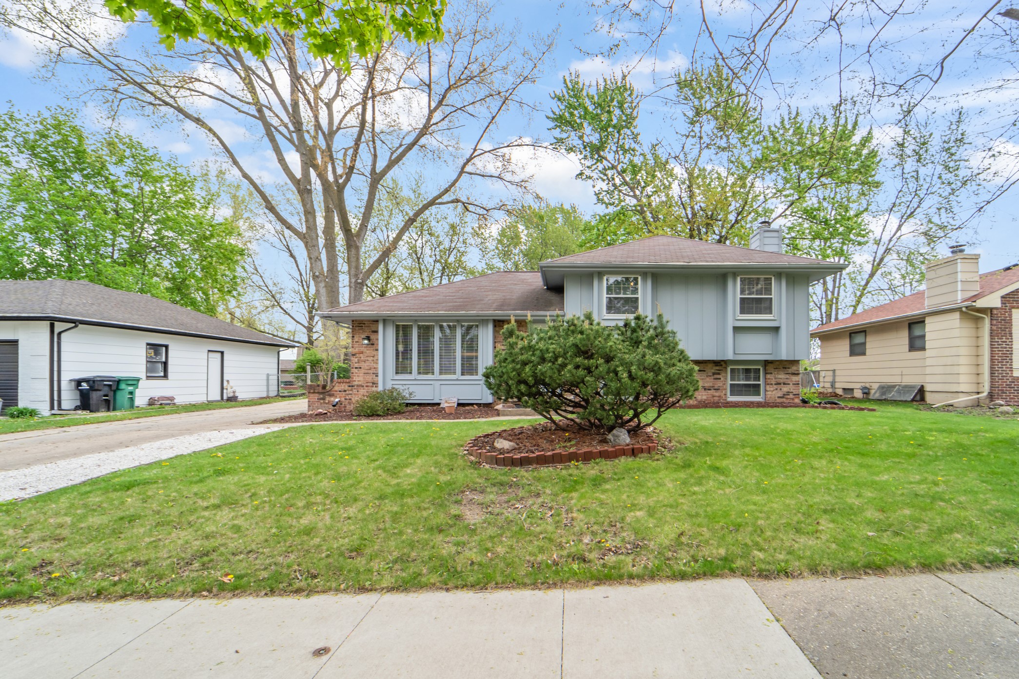 701 NW School Street, Ankeny, Iowa image 2