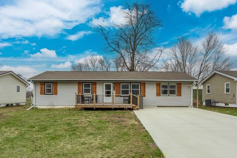 Homes For Sale - 424 North Street<br/> Maxwell, IA 50161