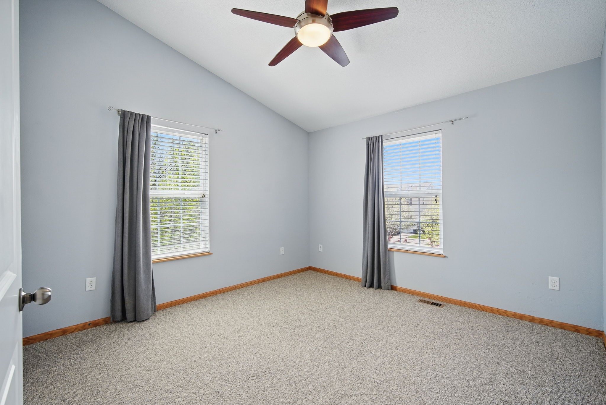321 NE Kingwood Drive, Waukee, Iowa image 15