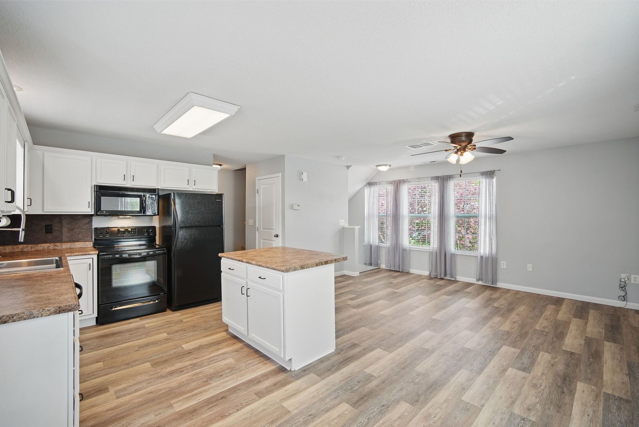 321 NE Kingwood Drive, Waukee, Iowa image 10