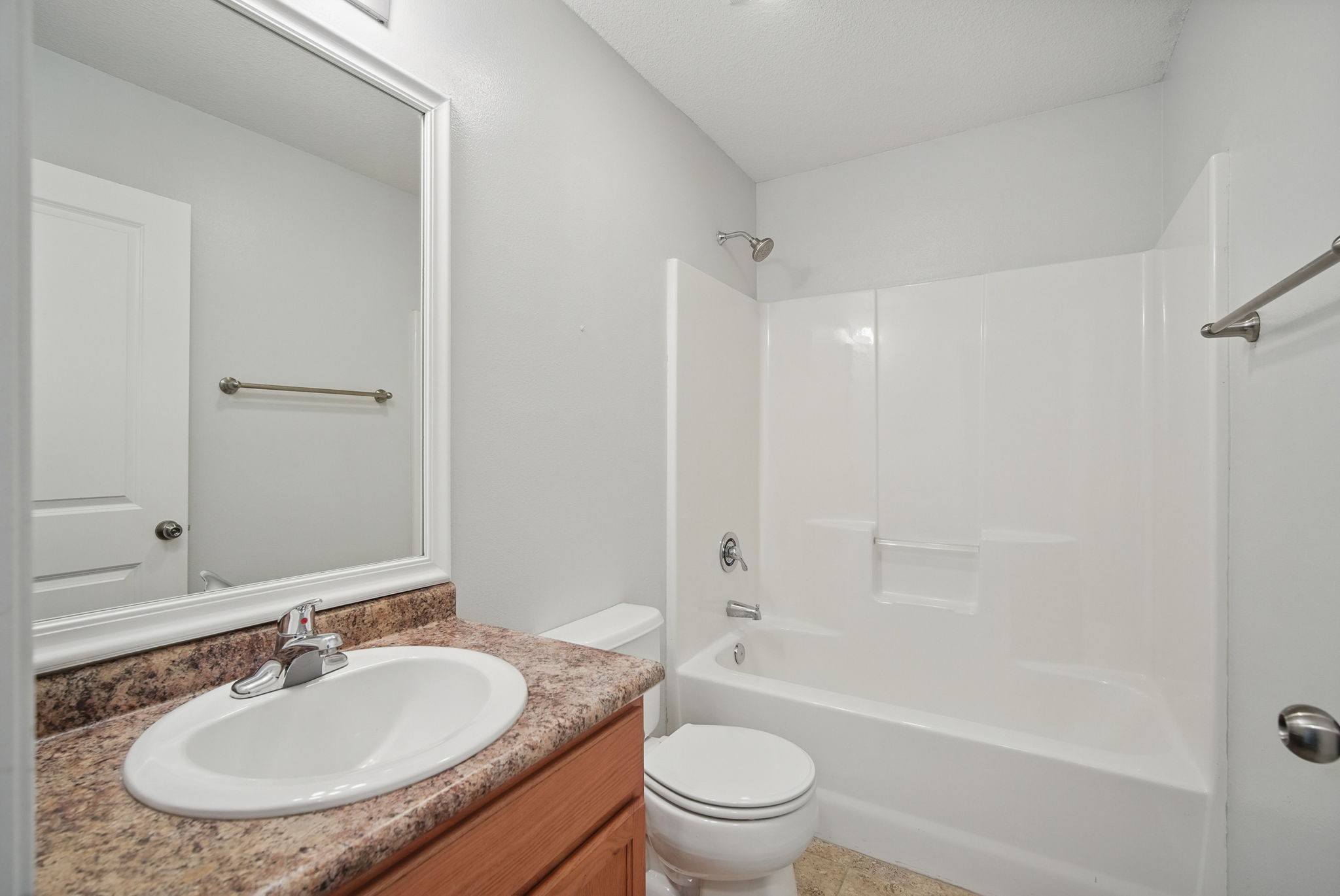 321 NE Kingwood Drive, Waukee, Iowa image 14