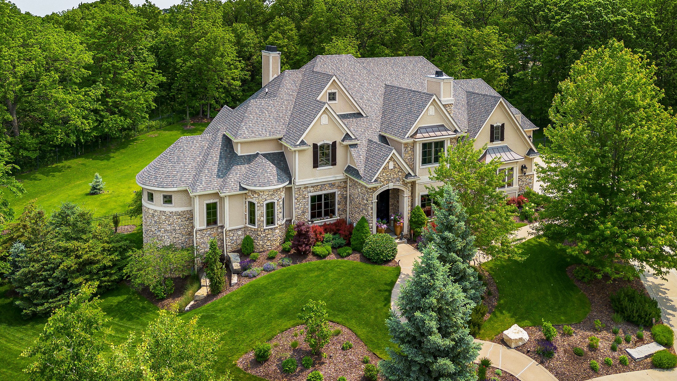 809 NE Bridge Creek Court