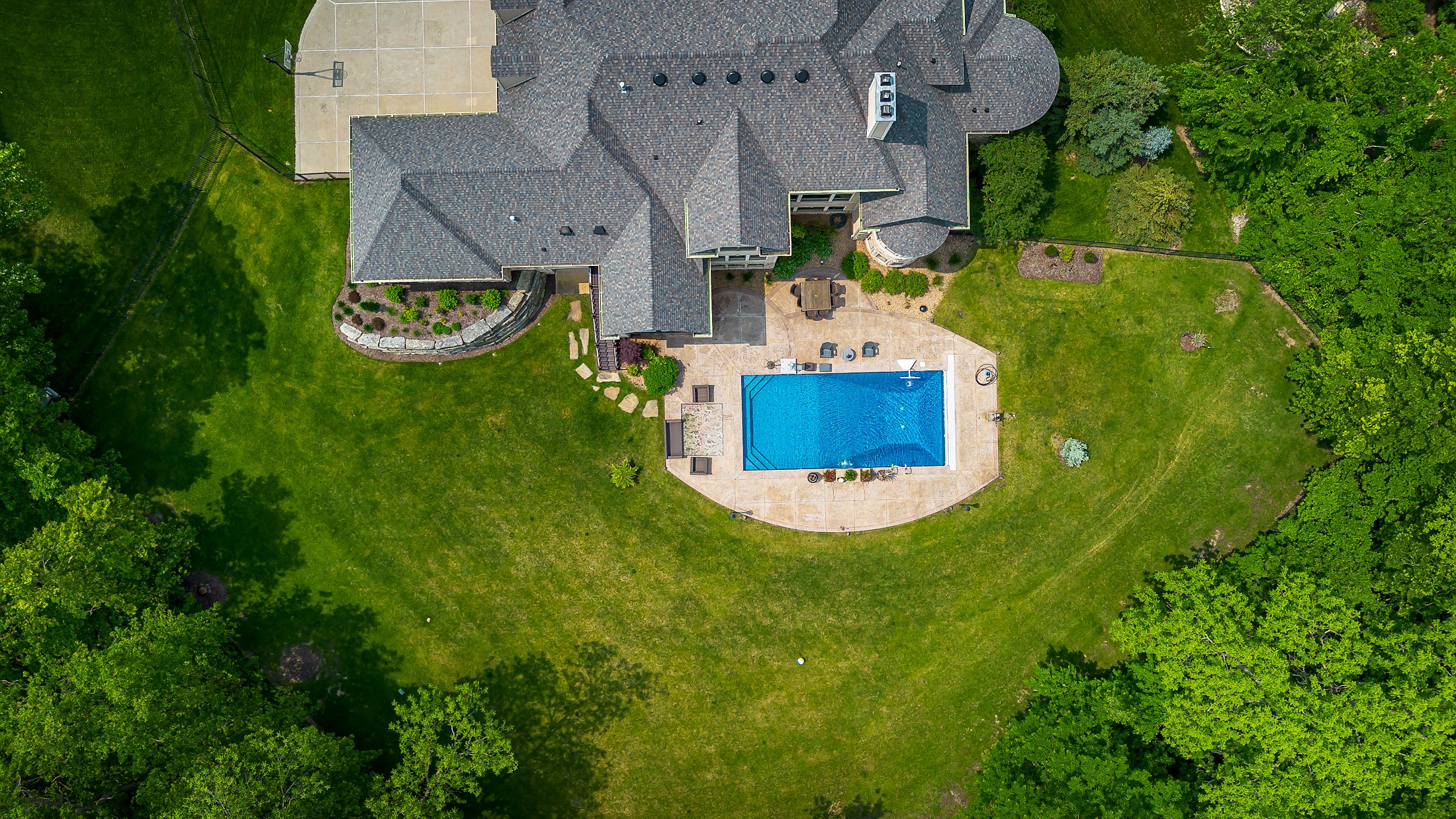 809 NE Bridge Creek Court
