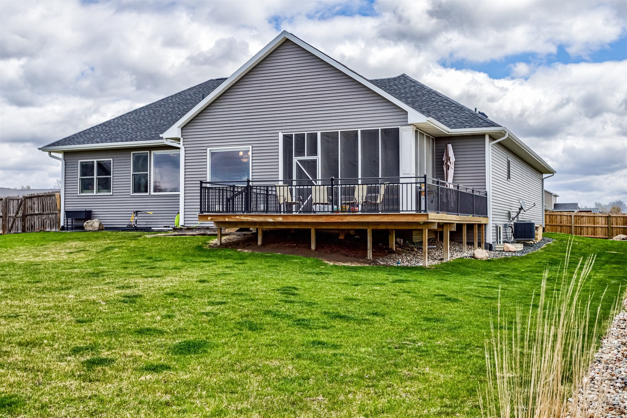 320 Hawthorne Circle, Gilbert, Iowa image 3