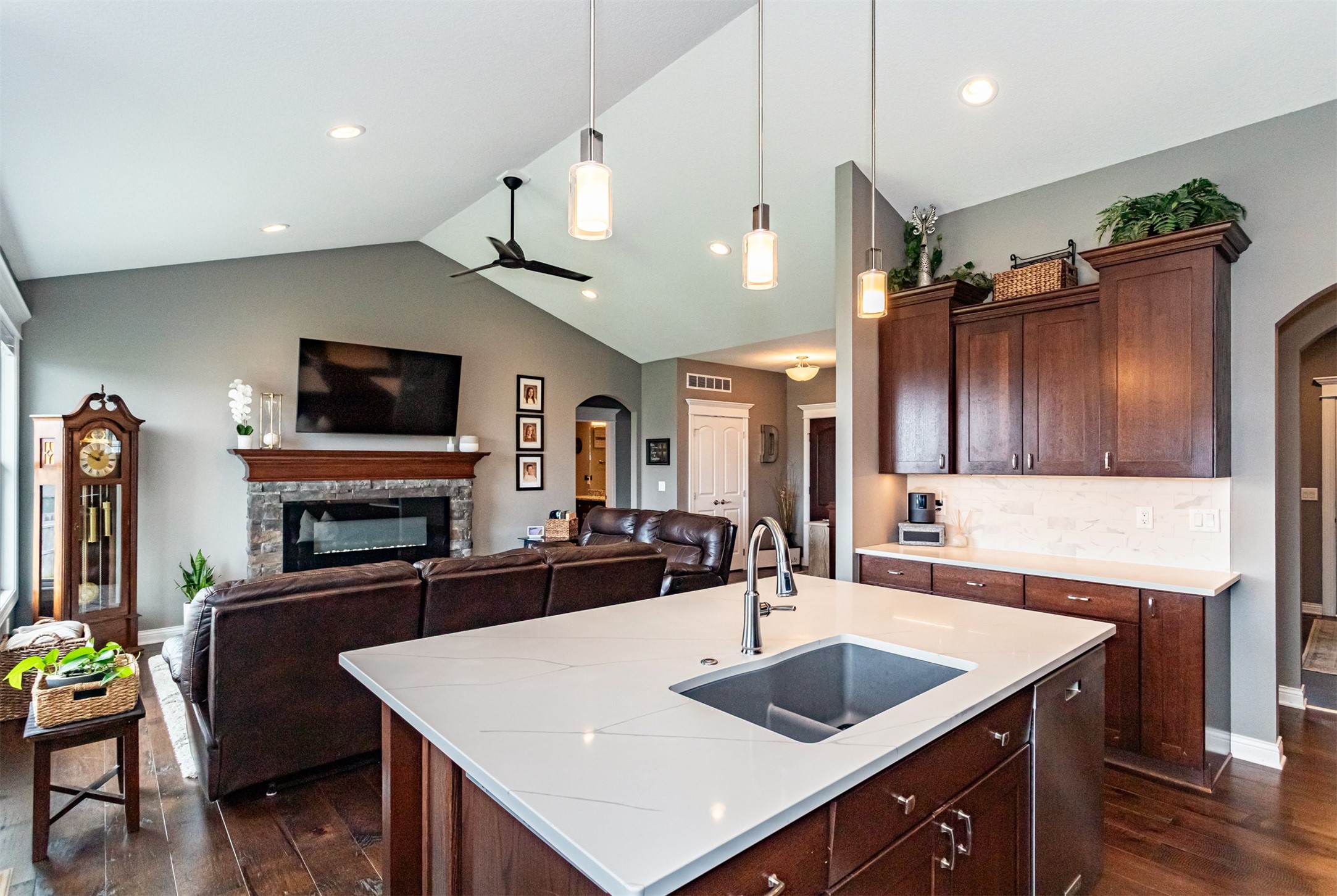 320 Hawthorne Circle, Gilbert, Iowa image 13