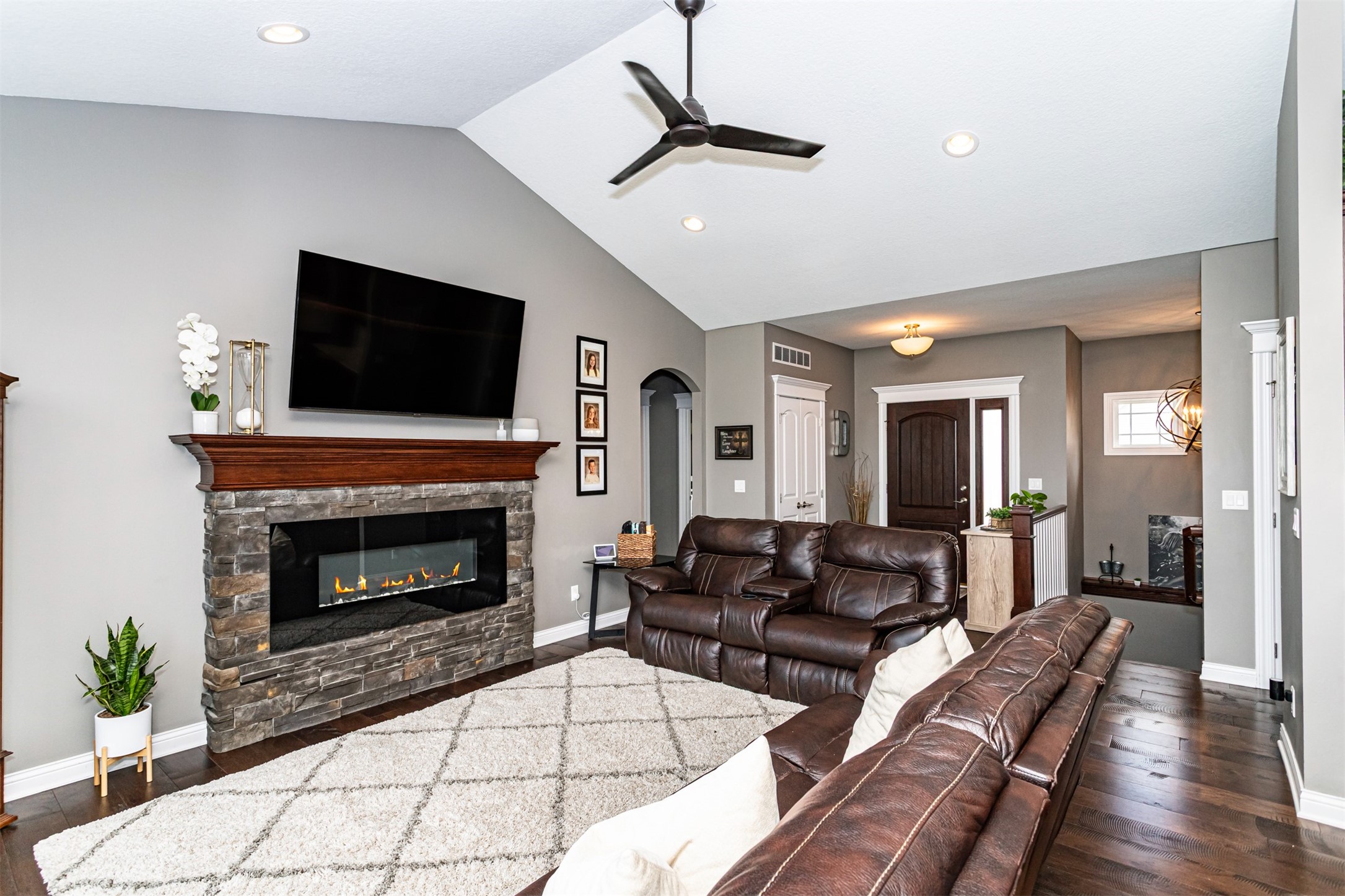 320 Hawthorne Circle, Gilbert, Iowa image 8