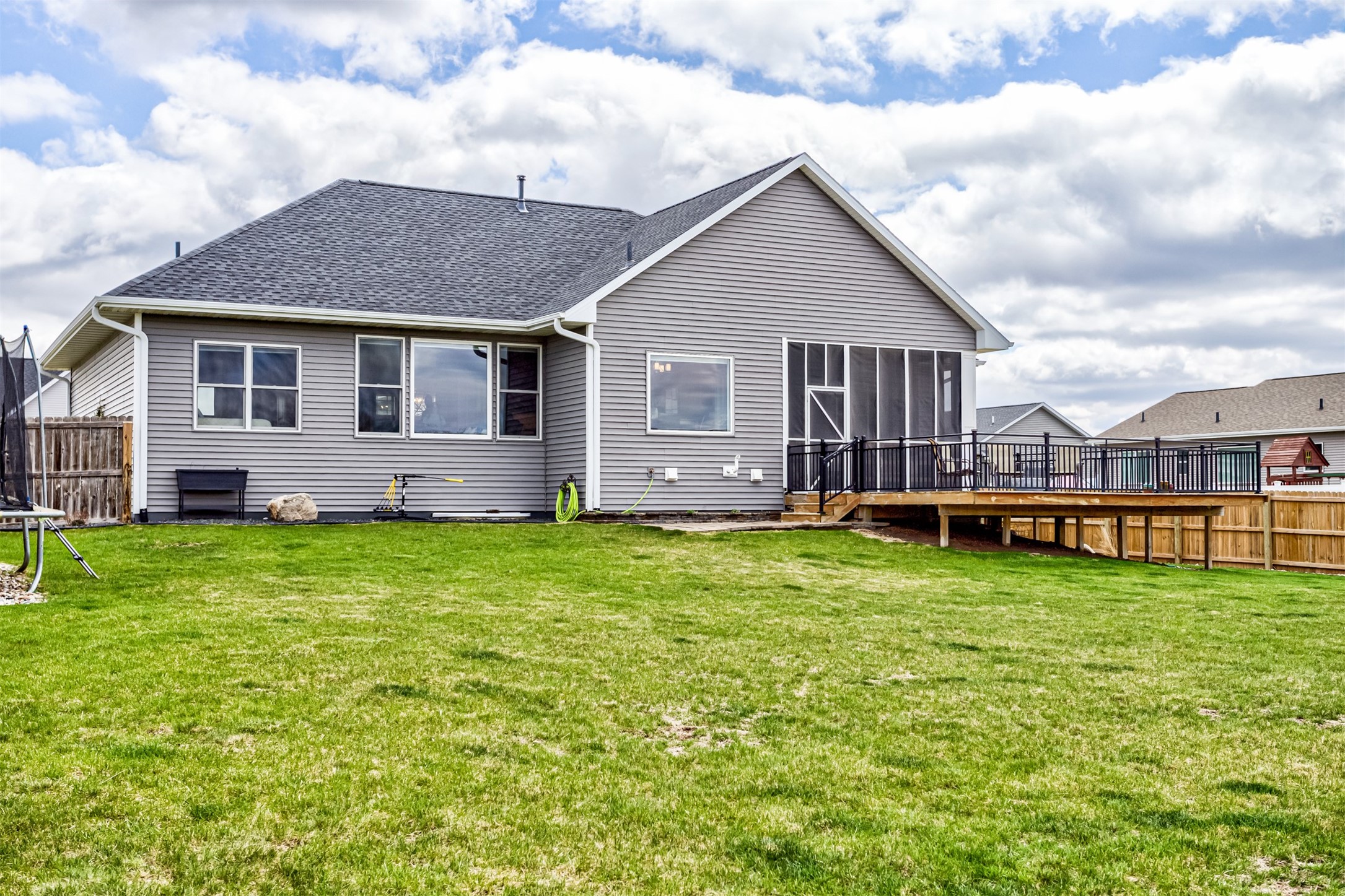 320 Hawthorne Circle, Gilbert, Iowa image 2