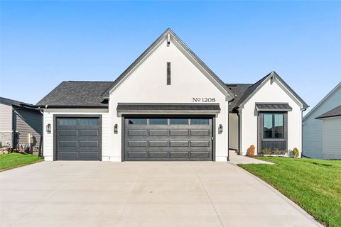 1208 Orchard Hills Drive Norwalk IA 50211