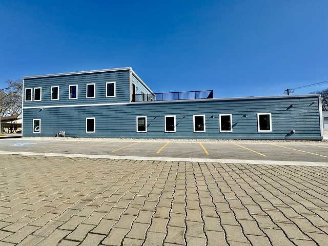 105 S 4th Suite A & B Street