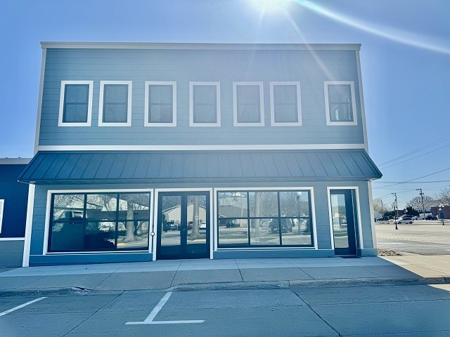 105 S 4th Suite A & B Street, Clear Lake, Iowa image 1