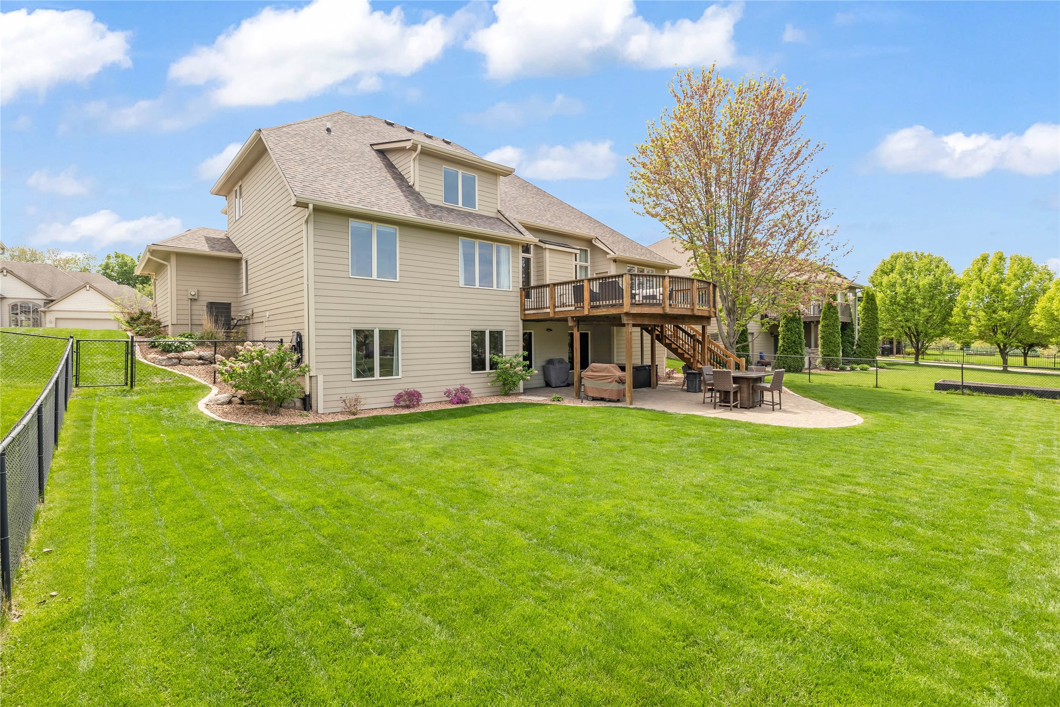 9517 Enfield Drive, Johnston, Iowa image 6