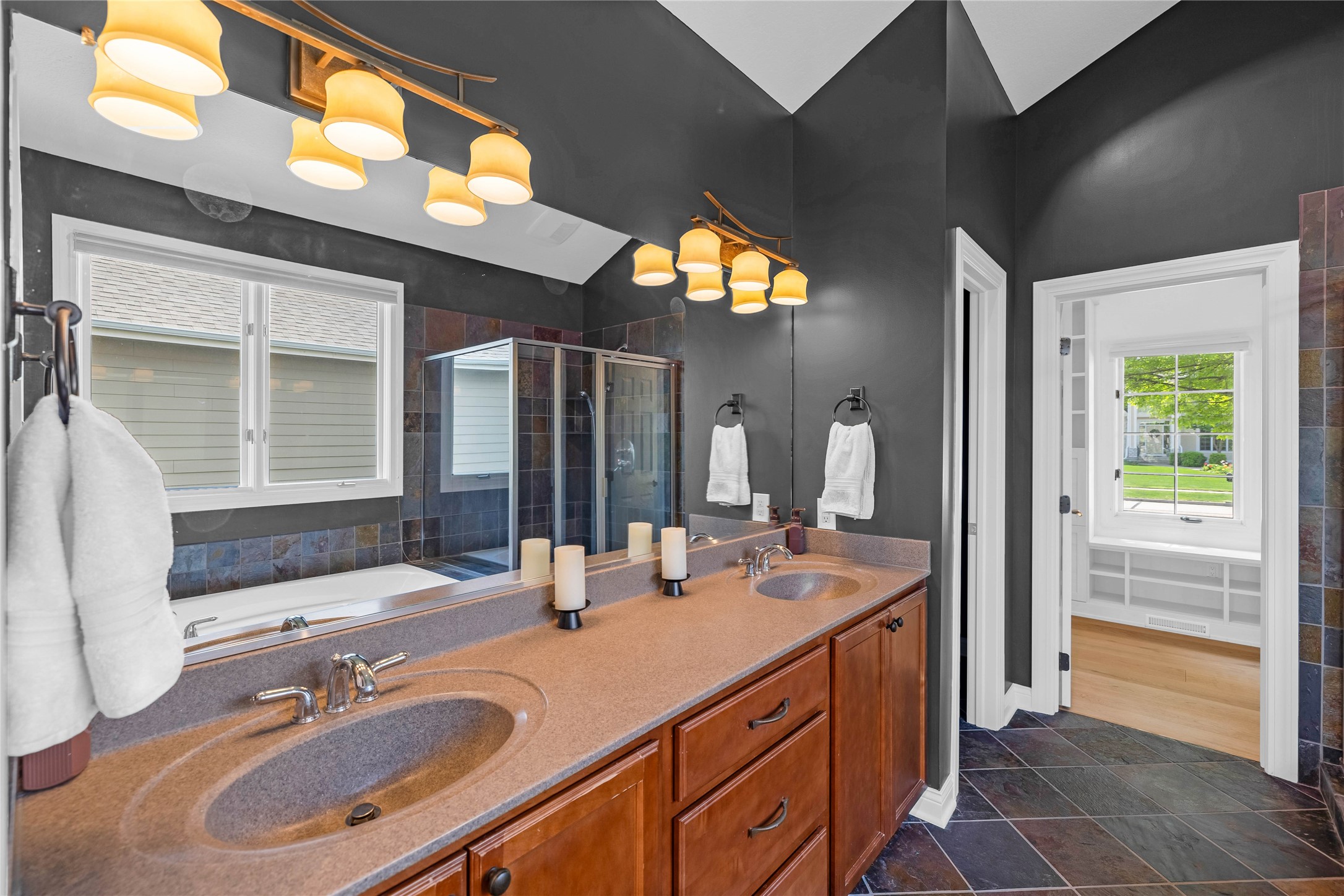 9517 Enfield Drive, Johnston, Iowa image 21