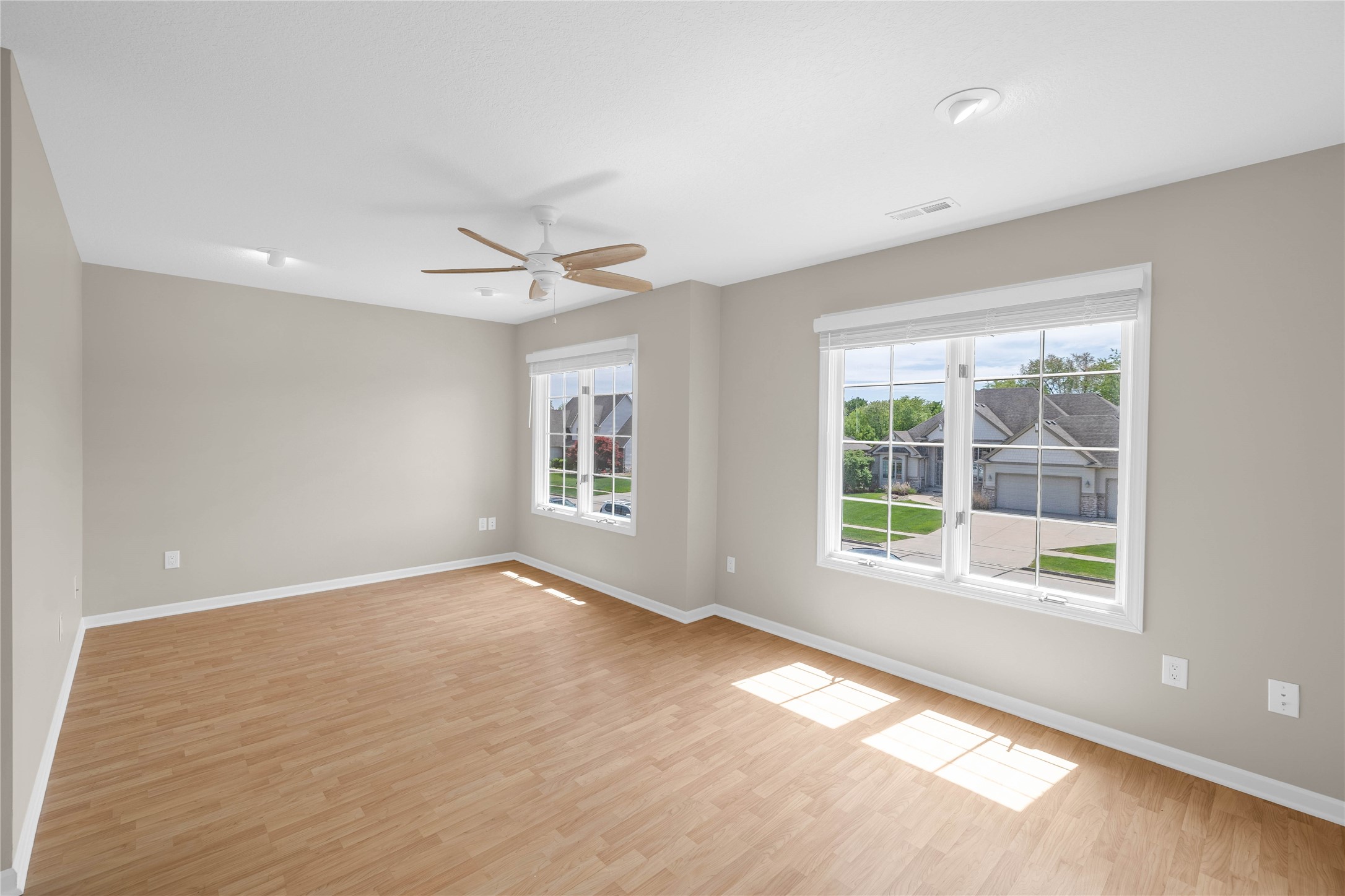 9517 Enfield Drive, Johnston, Iowa image 26