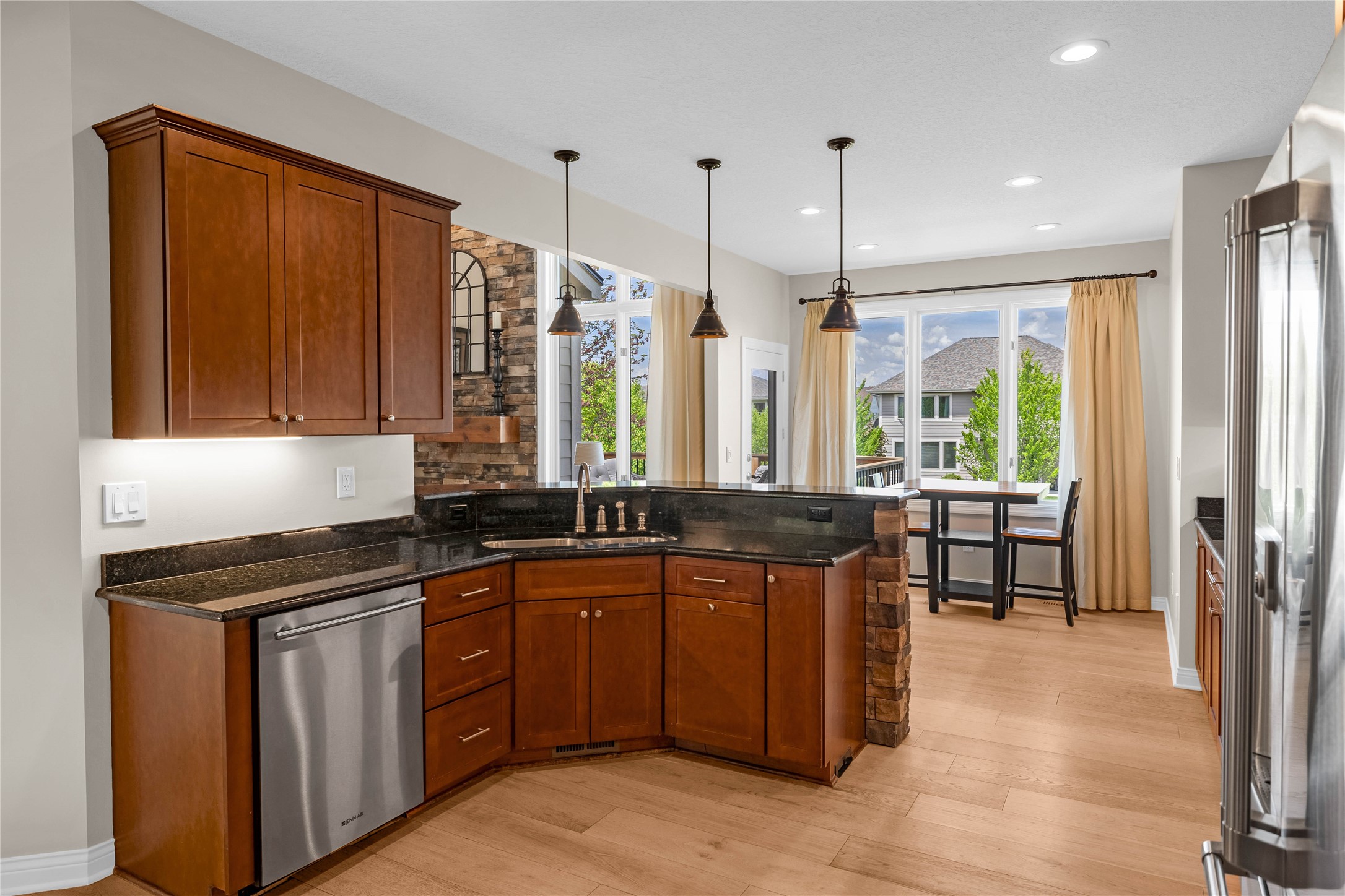 9517 Enfield Drive, Johnston, Iowa image 15