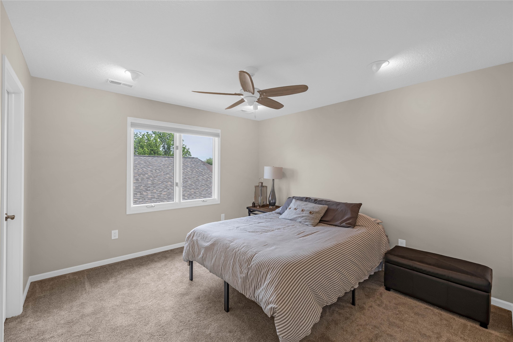 9517 Enfield Drive, Johnston, Iowa image 27