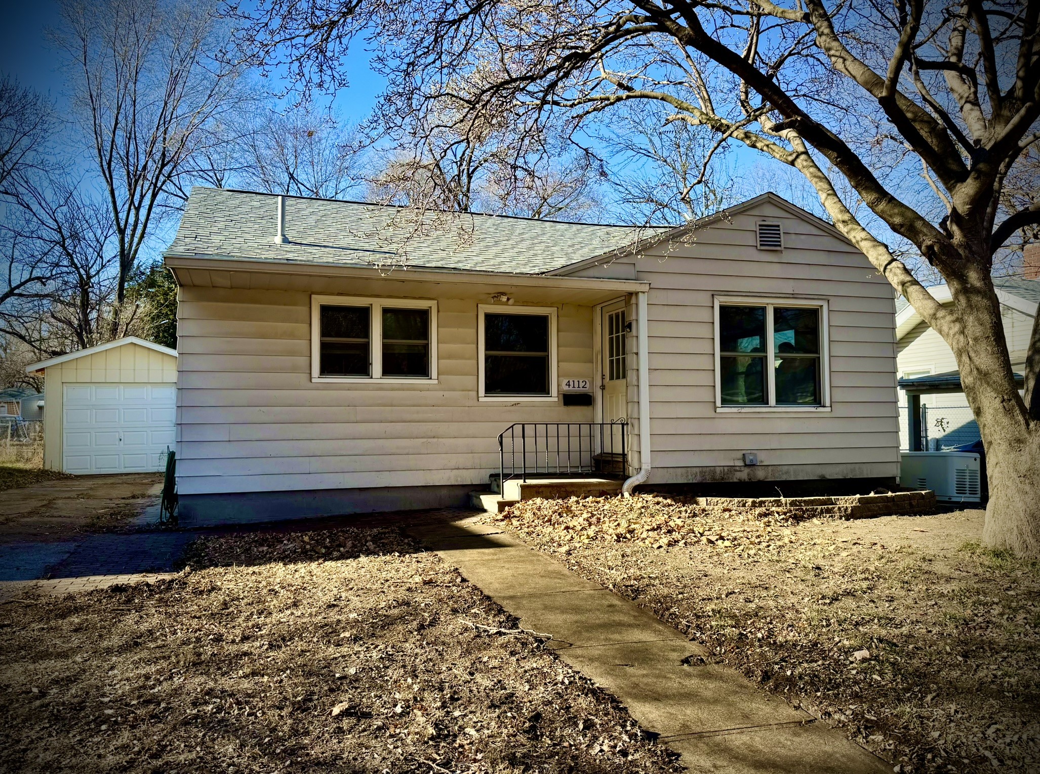 4112 4th Street, Des Moines, Iowa image 2