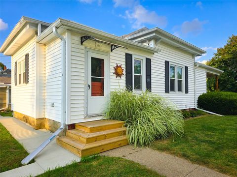 Homes For Sale - 203 Linn Street<br/> Boone County, Boone, IA 50036