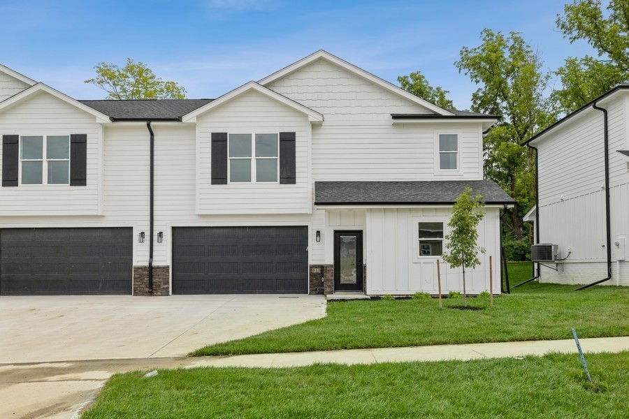 1010 Ledgestone Court, Polk City, Iowa image 1