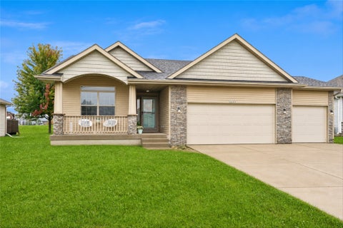 Homes For Sale - 1011 NW 37th Street<br/> Ankeny, IA 50023