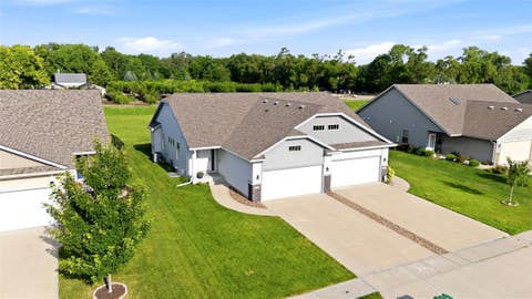 Condo For Sale - 5760 NW 50th Street<br/> Polk County, Johnston, IA 50131