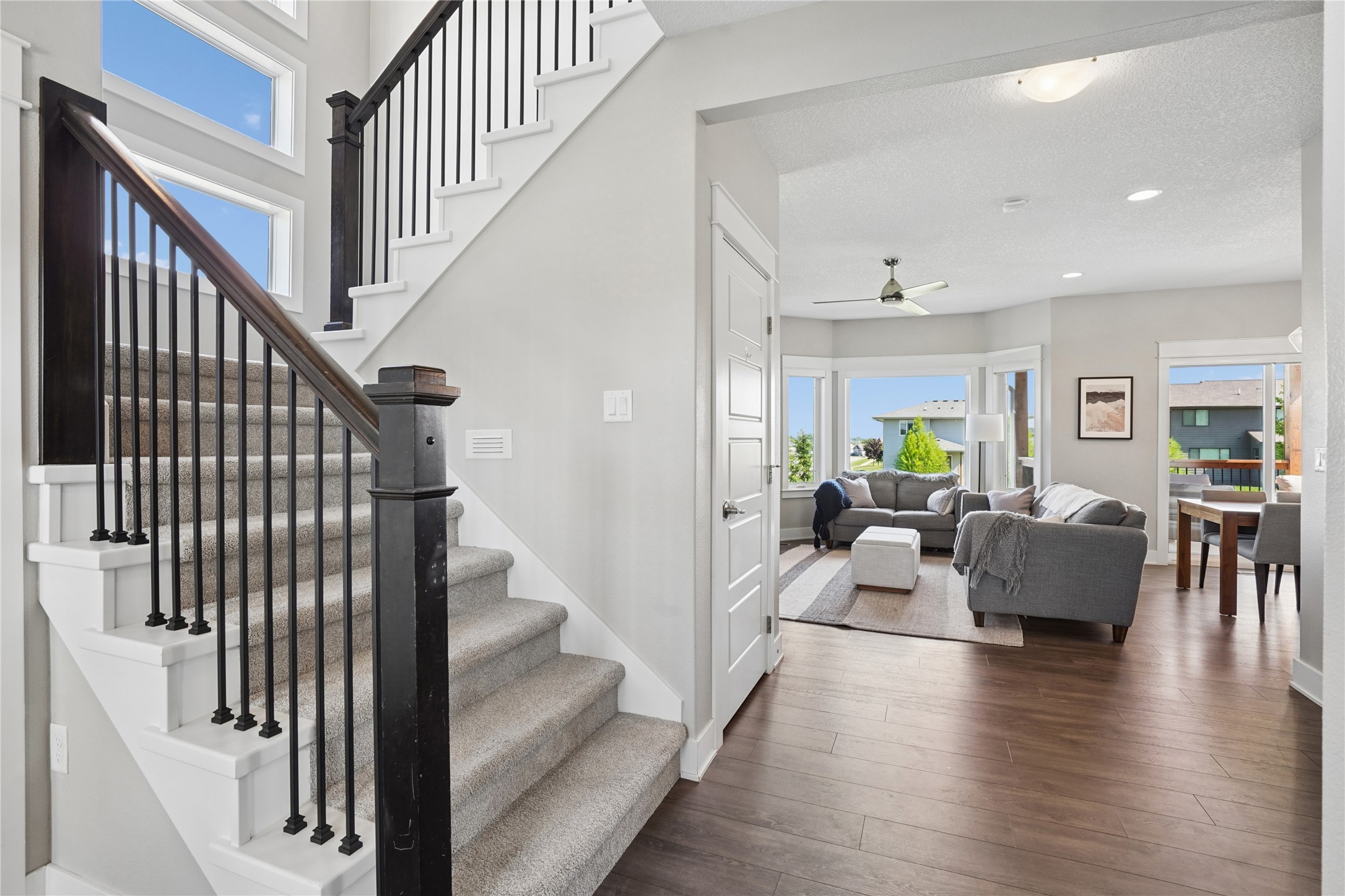 555 NE Bellflower Court