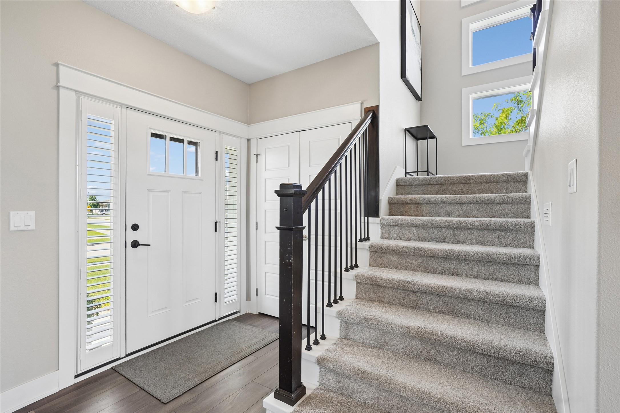 555 NE Bellflower Court