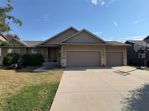 Homes For Sale - 2015 SE Greentree Drive<br/> Waukee, IA 50263
