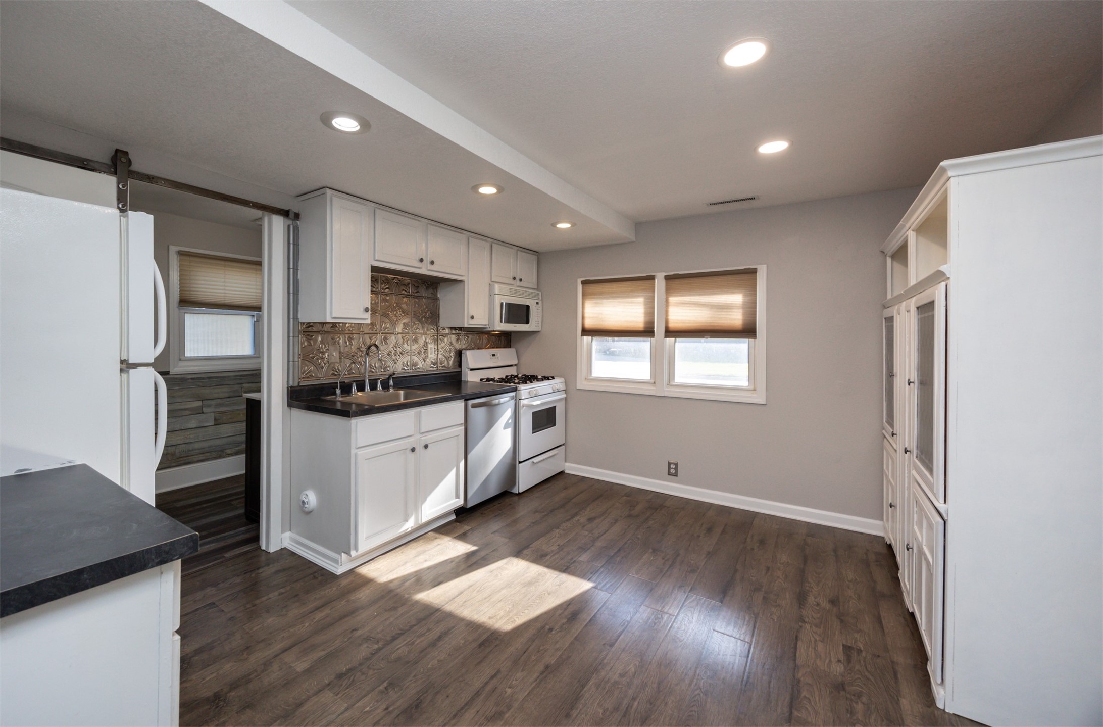 209 4th Street, Altoona, Iowa image 11