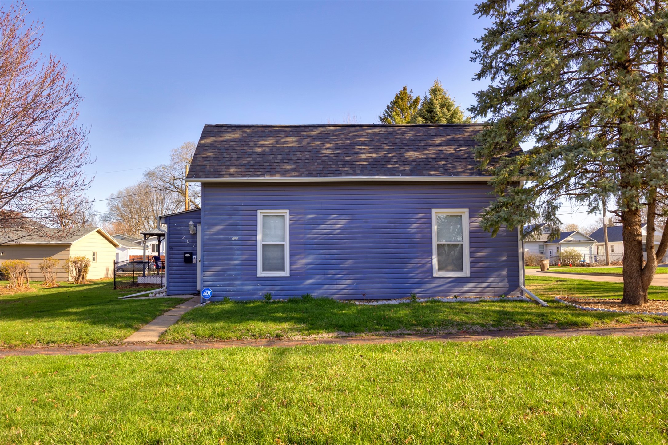 209 4th Street, Altoona, Iowa image 3
