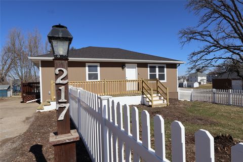 Homes For Sale - 217 7th Street<br/> Gladbrook, IA 50635
