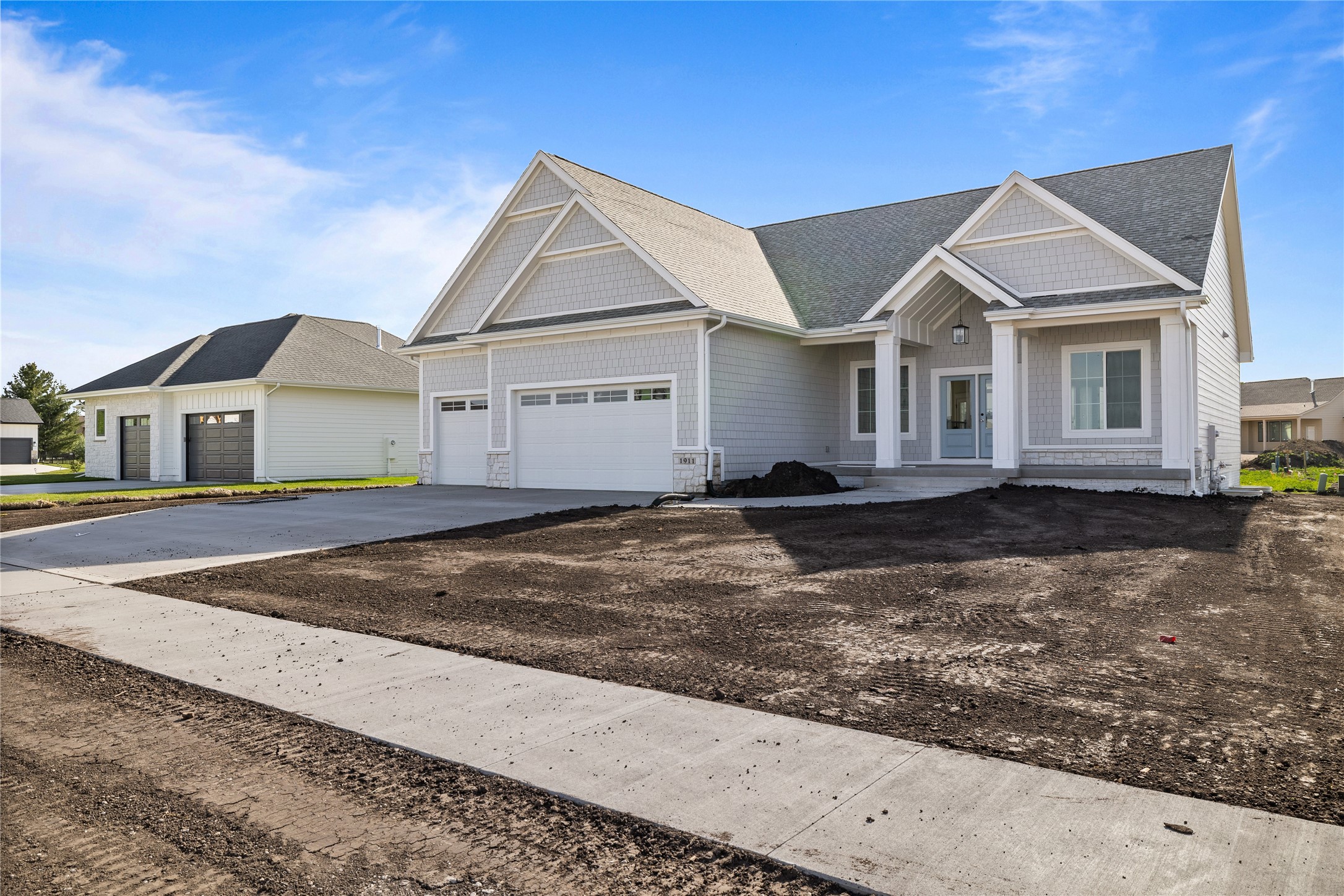 1911 NE Pine Lake Circle