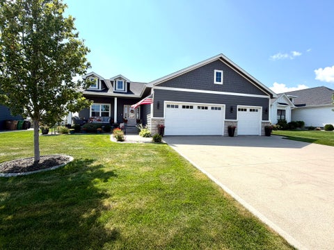 Homes For Sale - 706 35th Street<br/> Polk County, Altoona, IA 50009
