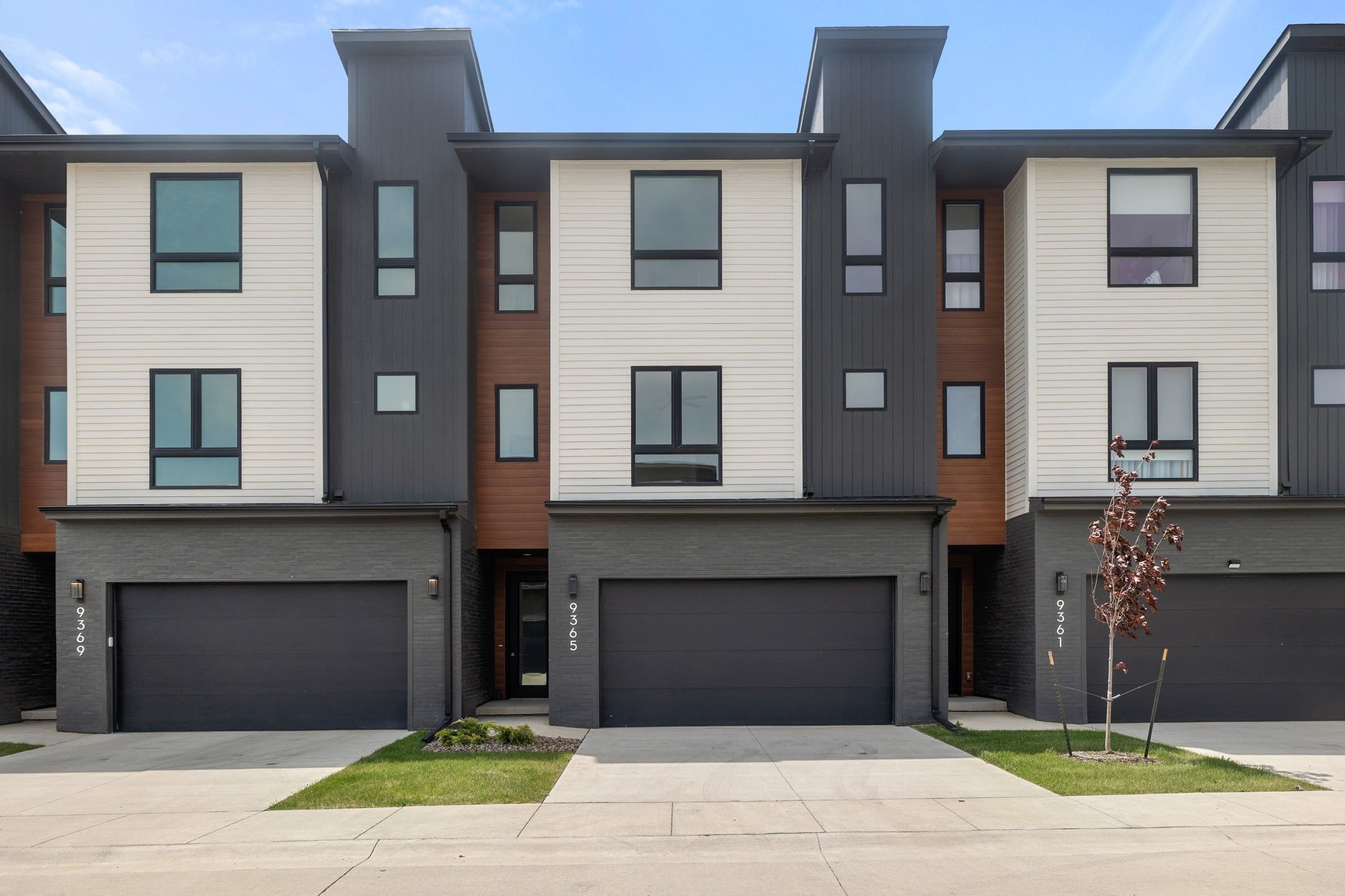 Photo 1 of 21 — 9365 Brooks Place, Norwalk, IA 50211
